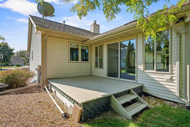 720 HICKORY VALLEY COURT, De Pere, WI 54115