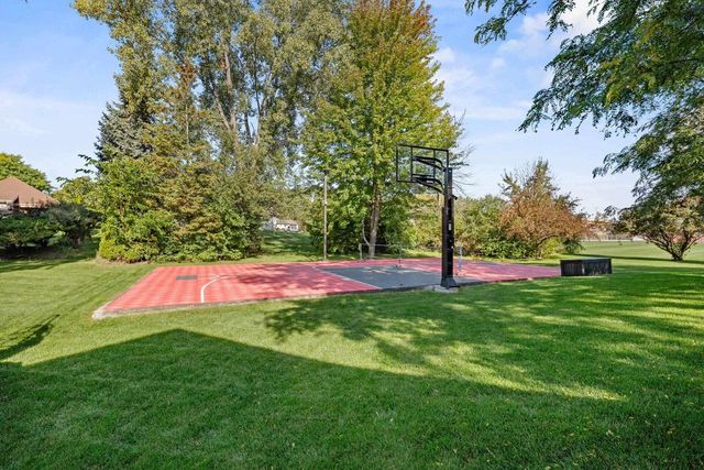 720 HICKORY VALLEY COURT, De Pere, WI 54115
