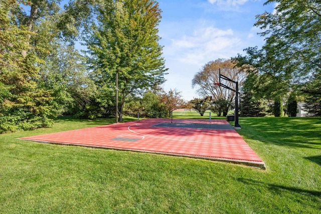 720 HICKORY VALLEY COURT, De Pere, WI 54115