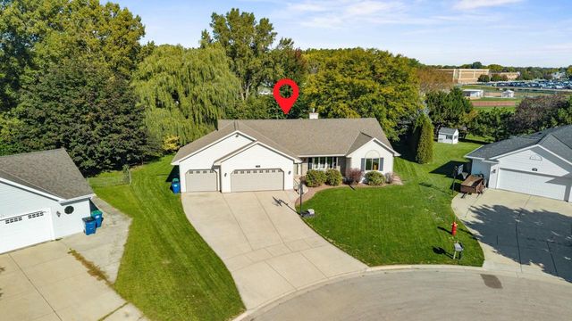 720 HICKORY VALLEY COURT, De Pere, WI 54115