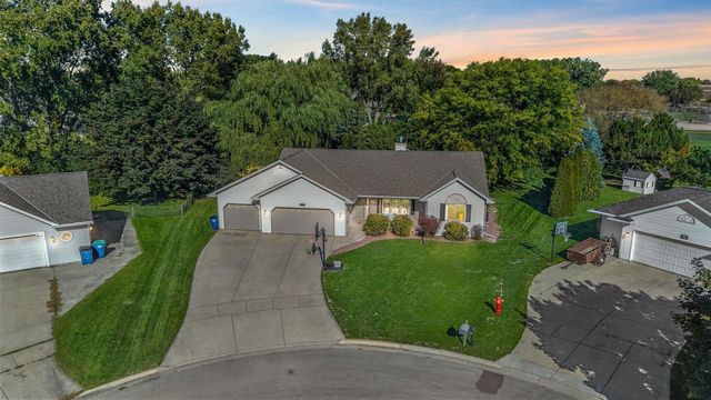 720 HICKORY VALLEY COURT, De Pere, WI 54115