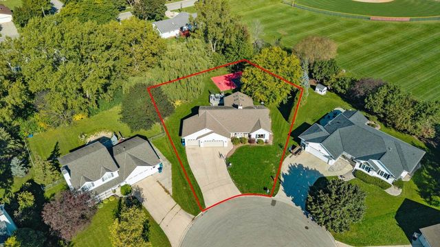 720 HICKORY VALLEY COURT, De Pere, WI 54115