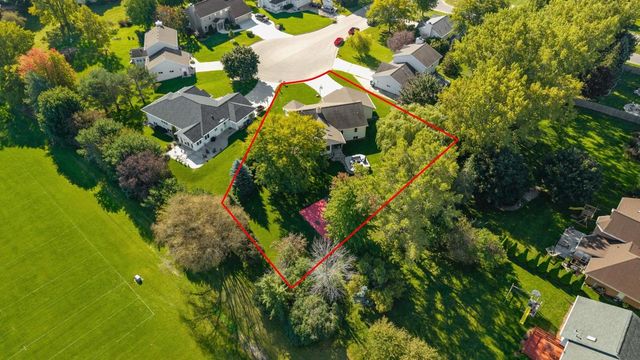 720 HICKORY VALLEY COURT, De Pere, WI 54115