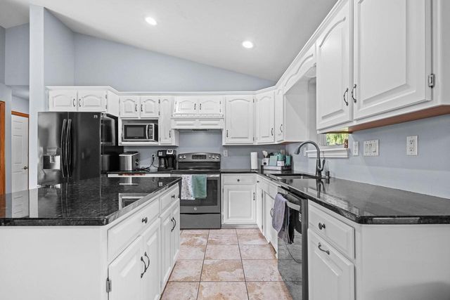 720 HICKORY VALLEY COURT, De Pere, WI 54115