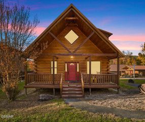 229 Forrest Loop Way, Gatlinburg, TN 37738