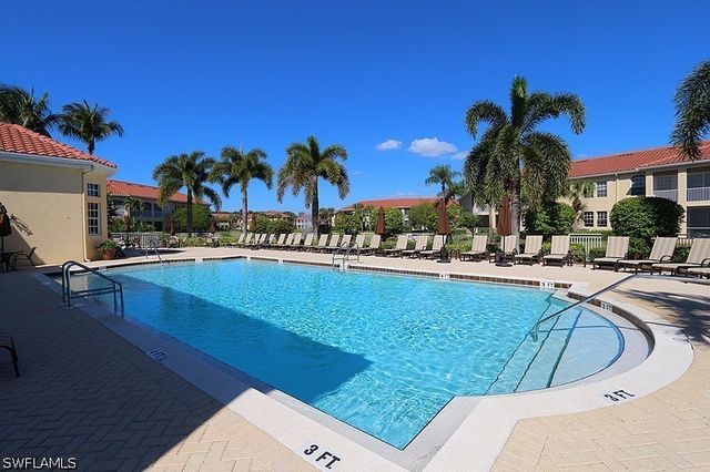 400 L Ambiance CIR 206, Naples, FL 34108