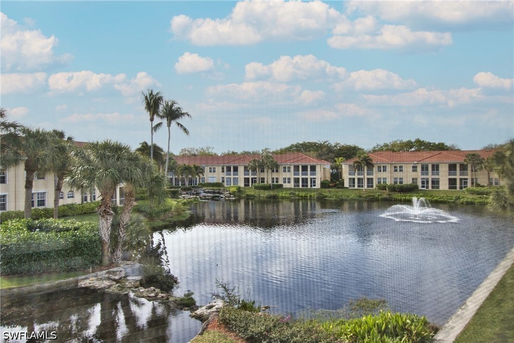 400 L Ambiance CIR 206, Naples, FL 34108