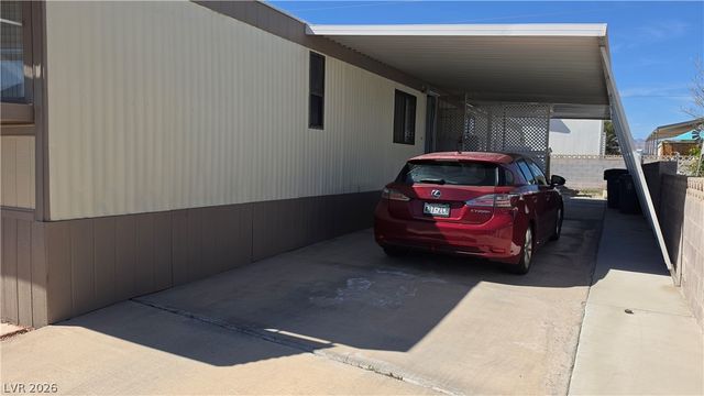 4633 East Royal Ridge Boulevard, Las Vegas, NV 89103