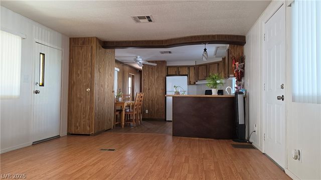 4633 East Royal Ridge Boulevard, Las Vegas, NV 89103
