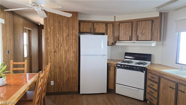 4633 East Royal Ridge Boulevard, Las Vegas, NV 89103