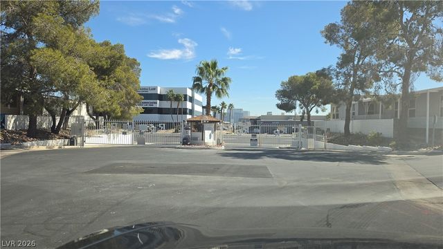 4633 East Royal Ridge Boulevard, Las Vegas, NV 89103