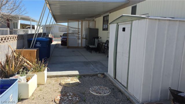 4633 East Royal Ridge Boulevard, Las Vegas, NV 89103
