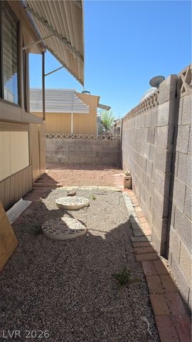 4633 East Royal Ridge Boulevard, Las Vegas, NV 89103