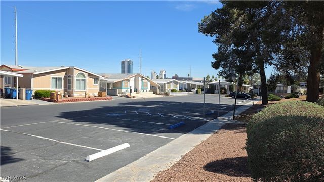 4633 East Royal Ridge Boulevard, Las Vegas, NV 89103