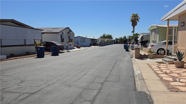 4633 East Royal Ridge Boulevard, Las Vegas, NV 89103