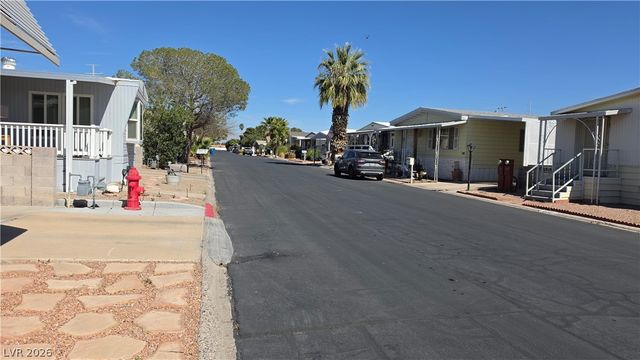 4633 East Royal Ridge Boulevard, Las Vegas, NV 89103