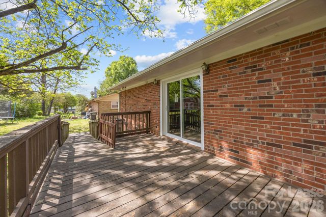 1502 Cloverdale Lane, Gastonia, NC 28052