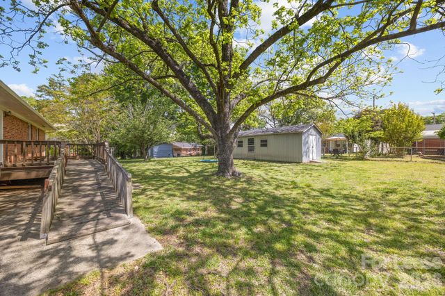 1502 Cloverdale Lane, Gastonia, NC 28052