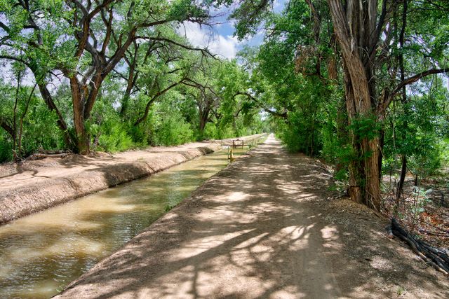 900 Sanchez Road, Corrales, NM 87048