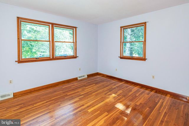 198 HOLLOW RD, Skillman, NJ 08558