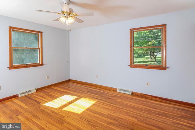 198 HOLLOW RD, Skillman, NJ 08558