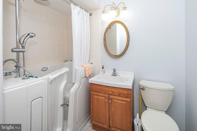198 HOLLOW RD, Skillman, NJ 08558