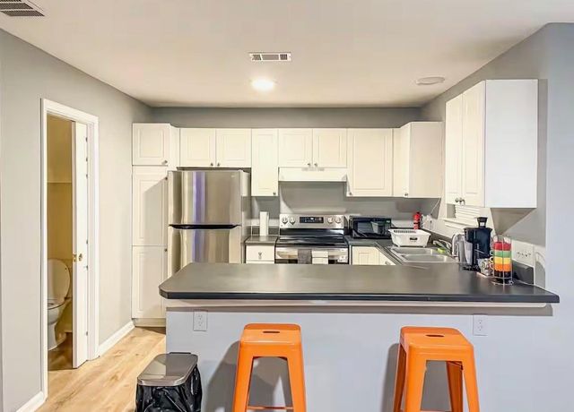 1081 Estes Drive SW 403, Atlanta, GA 30310