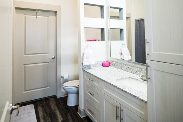 7606 Eastern Avenue 213, Dallas, TX 75209