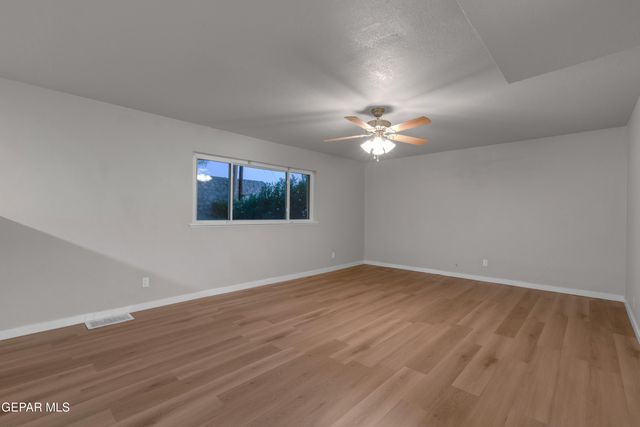 404 CHERMONT Drive, El Paso, TX 79912