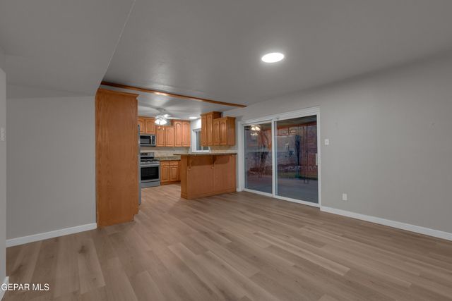 404 CHERMONT Drive, El Paso, TX 79912