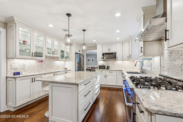 11 Jennifer Drive, Holmdel, NJ 07733