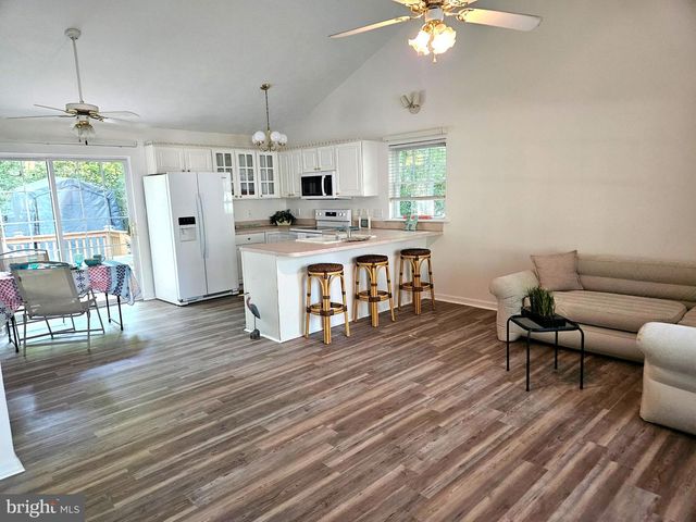 304 OCEAN PARKWAY, Ocean Pines, MD 21811