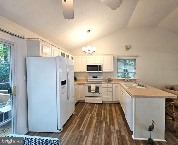 304 OCEAN PARKWAY, Ocean Pines, MD 21811