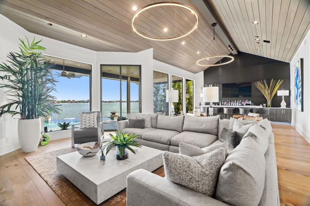 1310 Broken Arrow, Horseshoe Bay, TX 78657