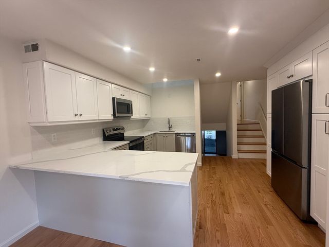 105 Beaconsfield 1, Brookline, MA 02445