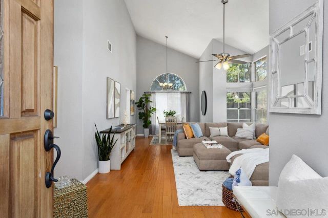 2153 Pleasantwood Ln, Escondido, CA 92026