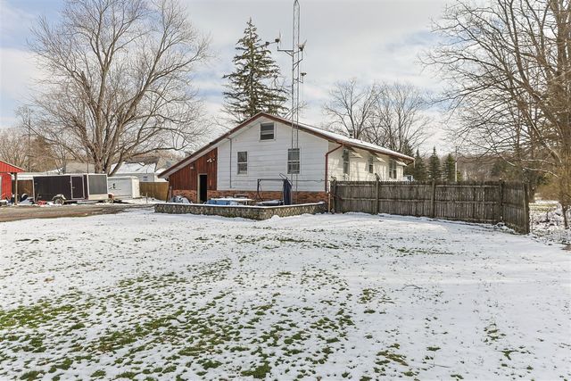 29460 M 62, Dowagiac, MI 49047