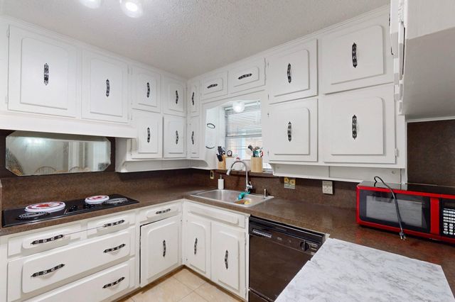 3213 Spring Valley Drive, Bedford, TX 76021