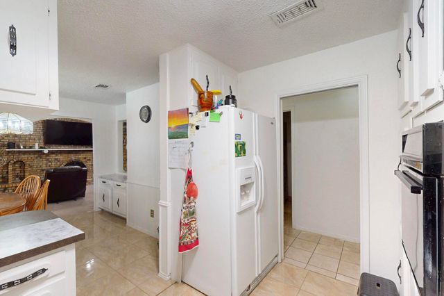 3213 Spring Valley Drive, Bedford, TX 76021
