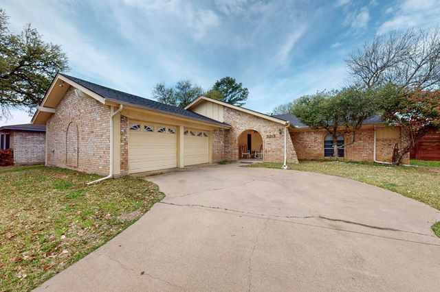 3213 Spring Valley Drive, Bedford, TX 76021