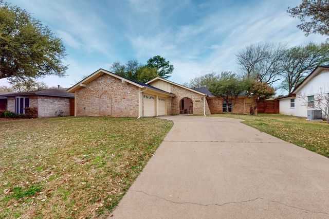3213 Spring Valley Drive, Bedford, TX 76021