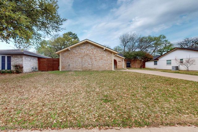 3213 Spring Valley Drive, Bedford, TX 76021