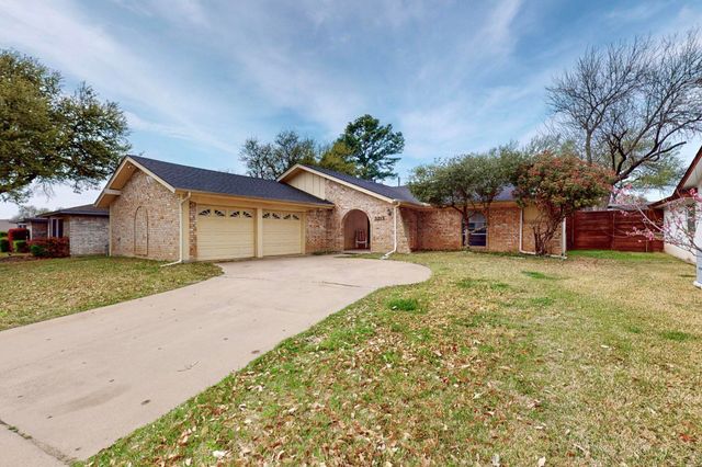 3213 Spring Valley Drive, Bedford, TX 76021