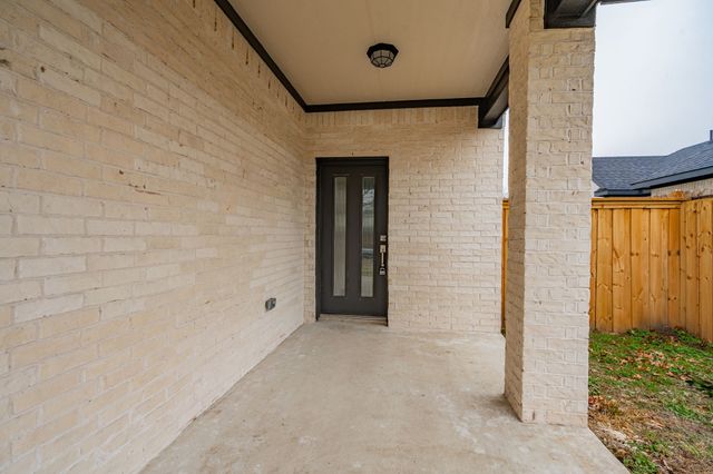 204 Crenshaw Street, Terrell, TX 75160