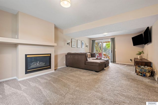 15309 Wirt Street, Omaha, NE 68116
