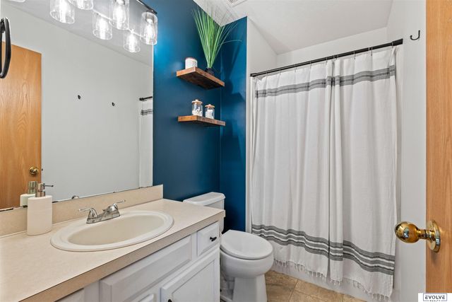 15309 Wirt Street, Omaha, NE 68116
