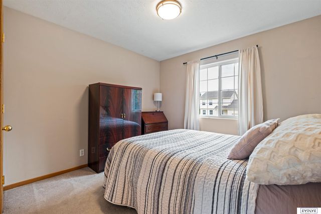 15309 Wirt Street, Omaha, NE 68116