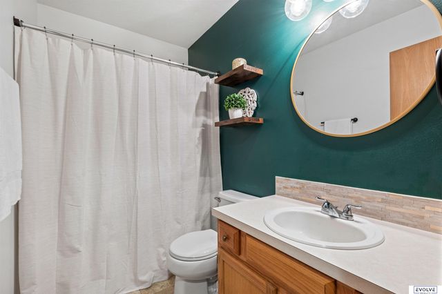 15309 Wirt Street, Omaha, NE 68116