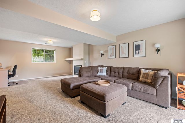15309 Wirt Street, Omaha, NE 68116