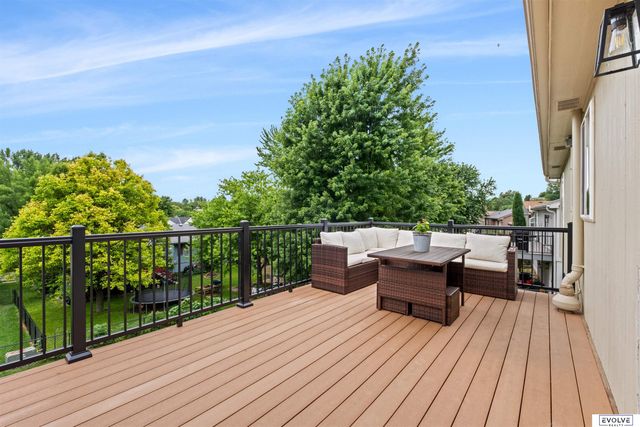 15309 Wirt Street, Omaha, NE 68116